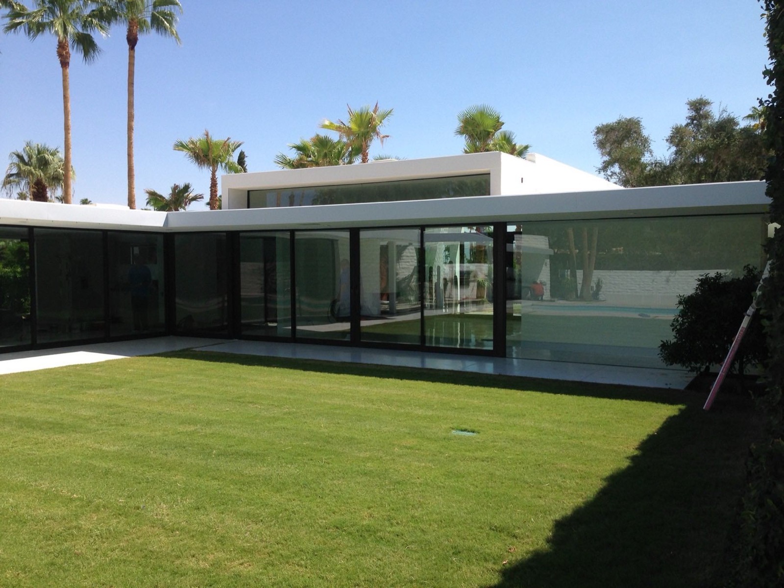 Streak-free estate windows cleaned by Palm Desert Window Cleaning near Palm Springs